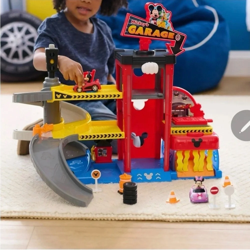 NIB Disney Junior Mickey Mouse Ready To Race Garage with‎ Color Changing Cars